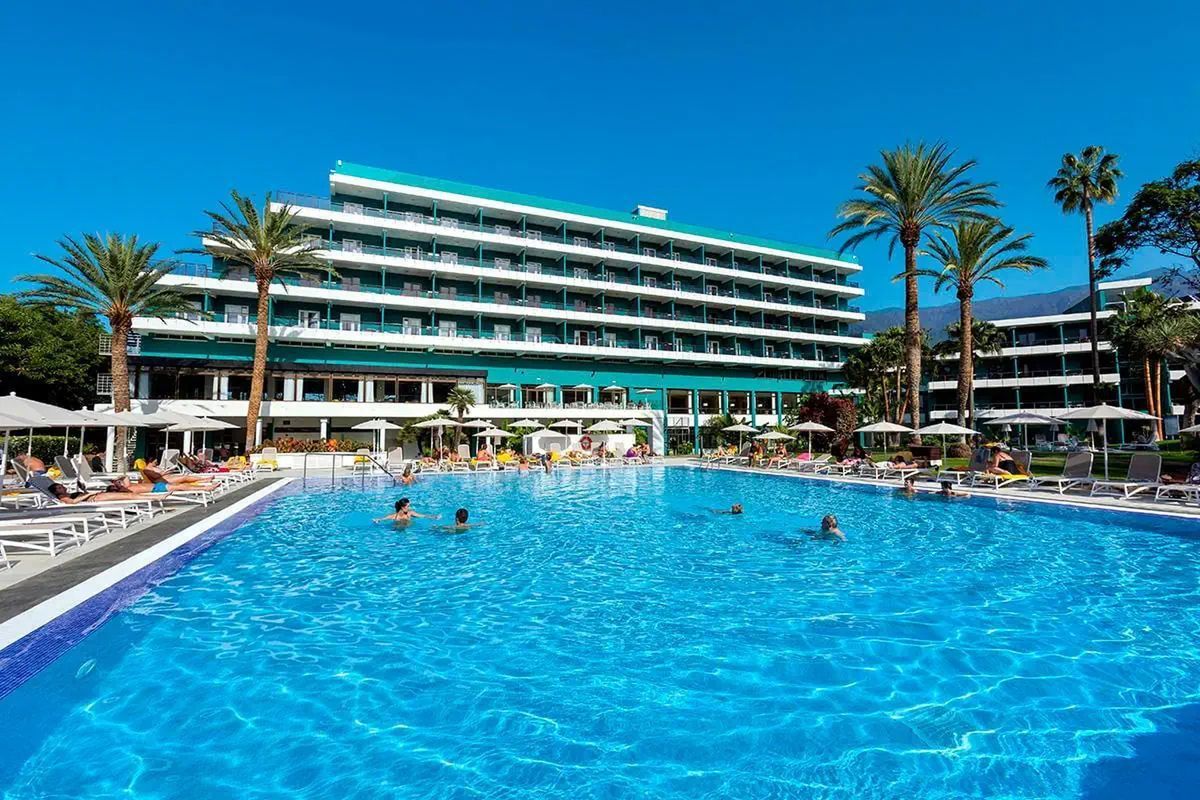 obiekt, teren hotelu, basen