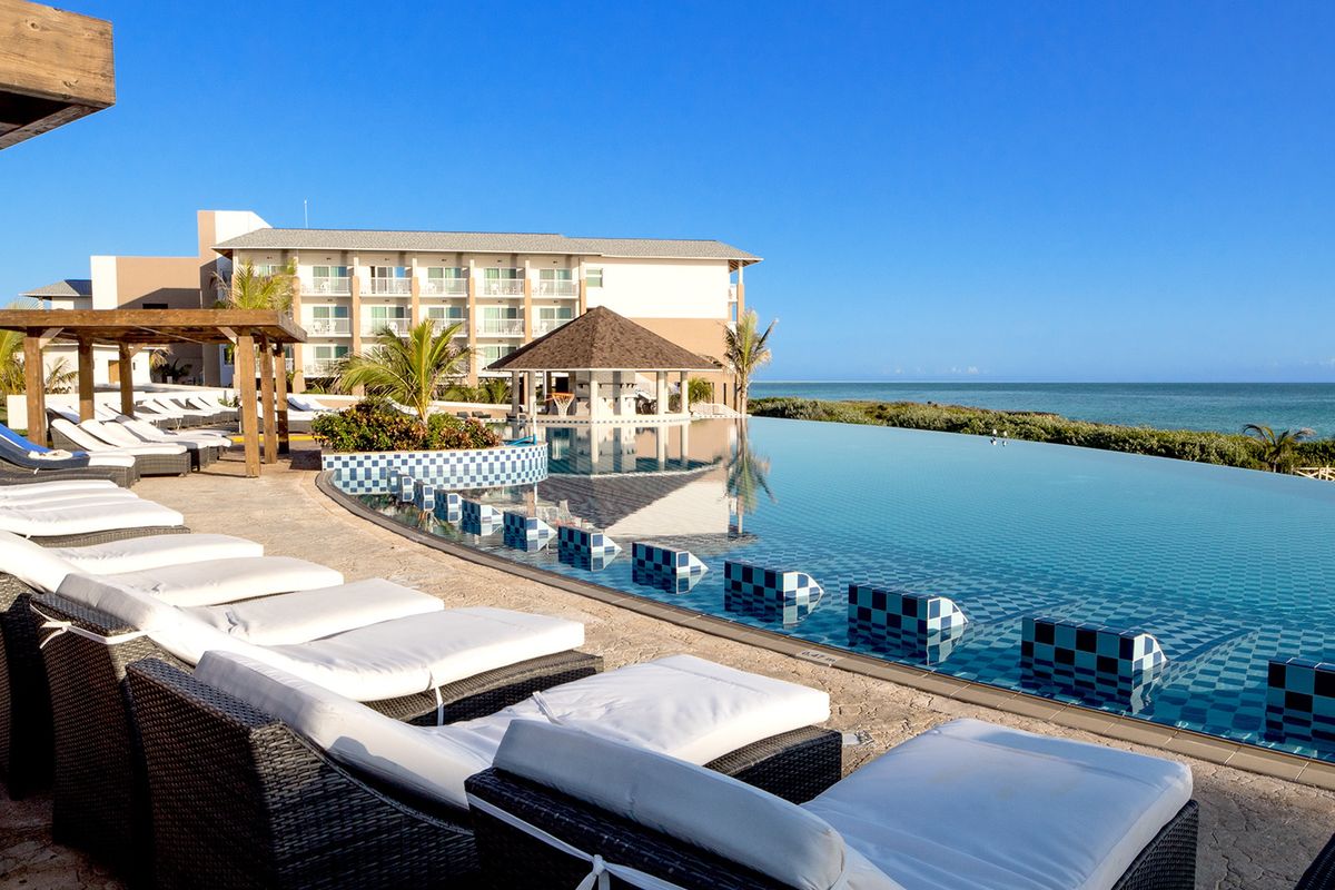 obiekt, teren hotelu, basen