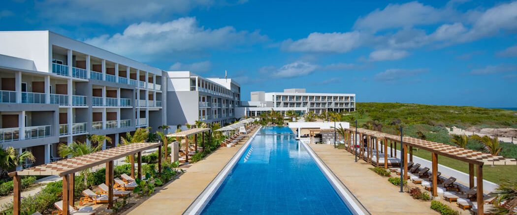 teren hotelu, obiekt, basen