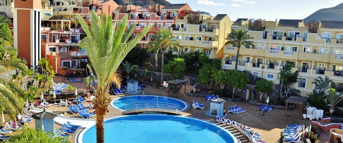 obiekt, teren hotelu, basen