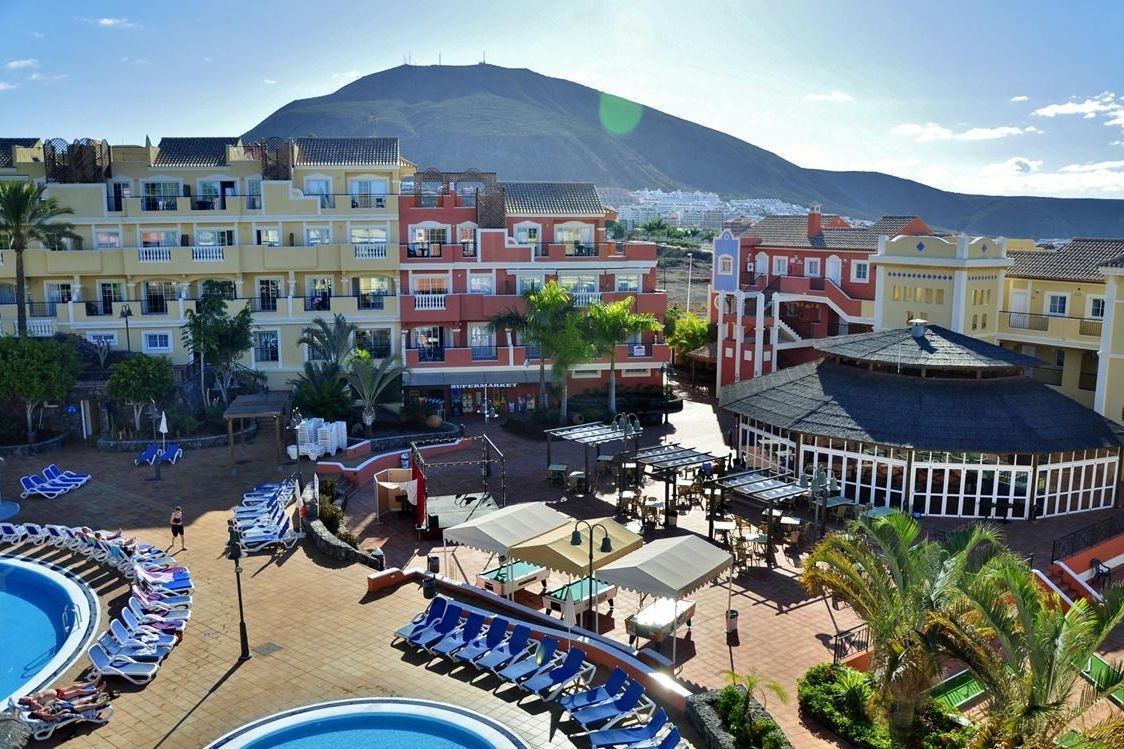 obiekt, teren hotelu, basen