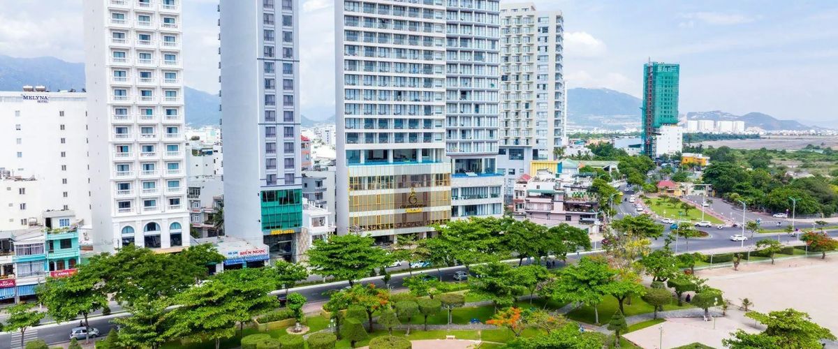 obiekt, teren hotelu