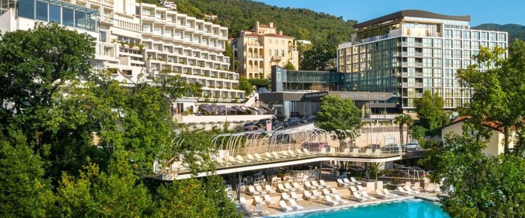 obiekt, teren hotelu, basen