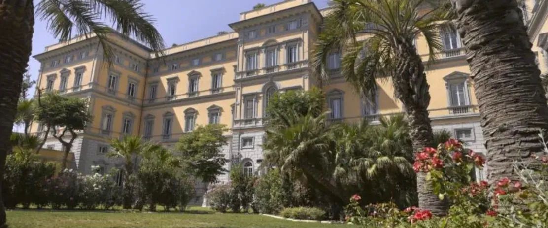 obiekt, teren hotelu