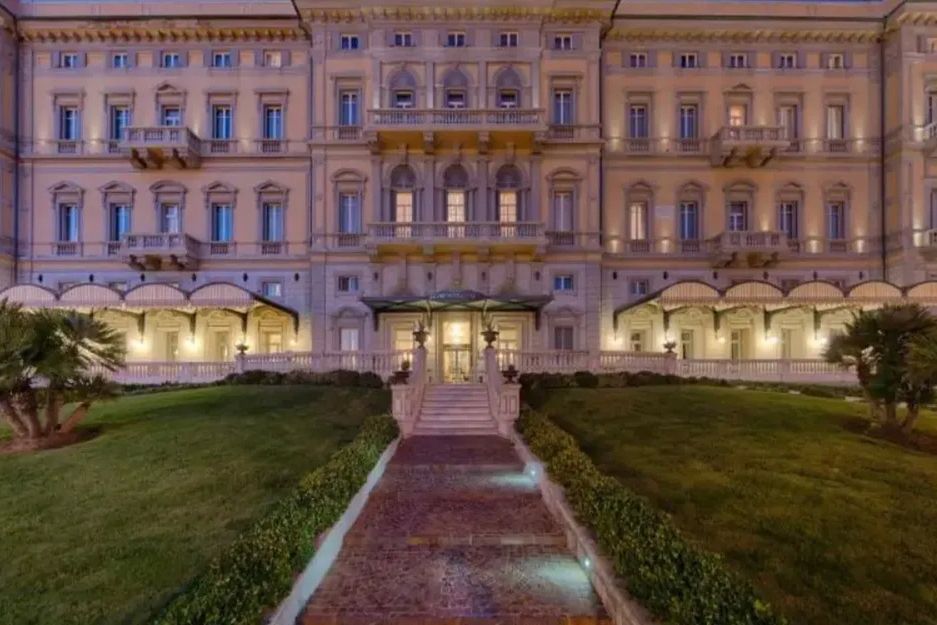 obiekt, teren hotelu