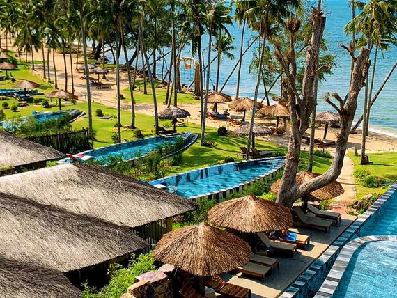 teren hotelu, basen, plaża