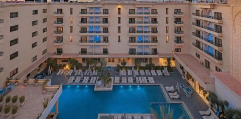 teren hotelu, basen, obiekt