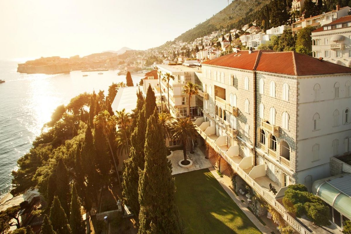 obiekt, teren hotelu