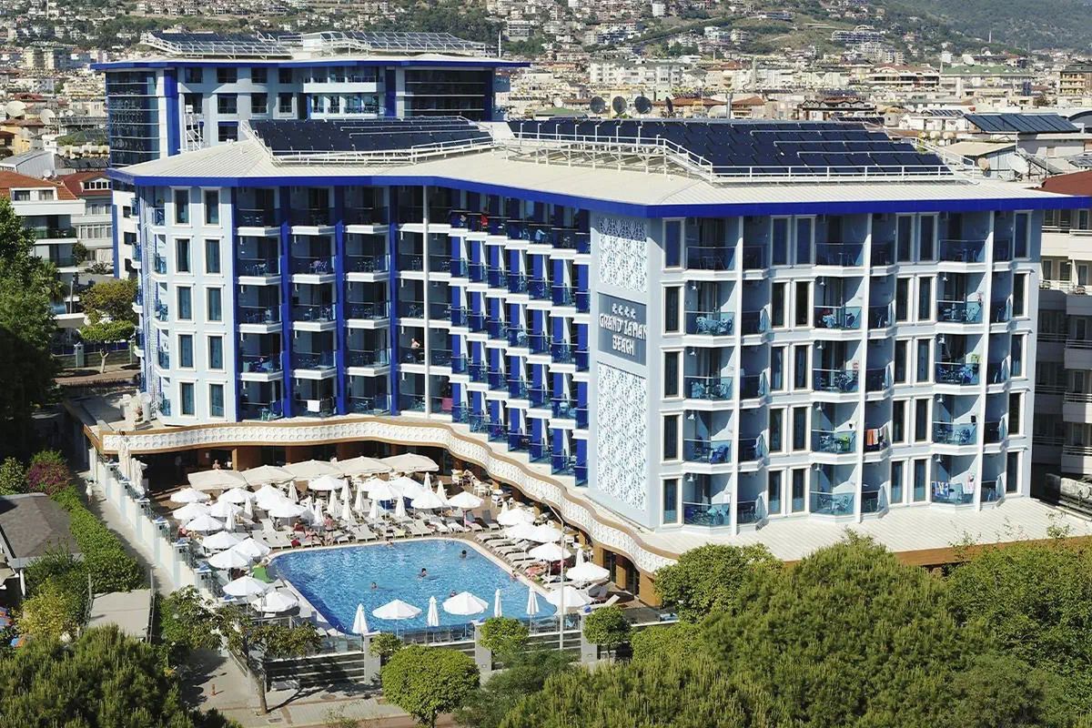 obiekt, teren hotelu, basen