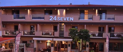 24 Seven Boutique