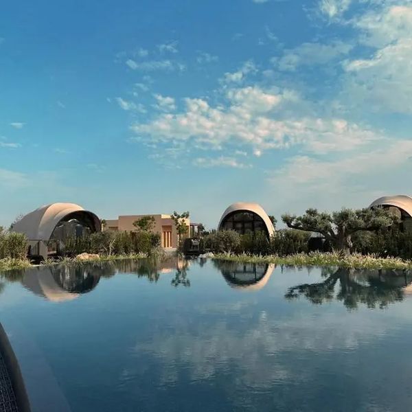 91 Athens Riviera, The Resort