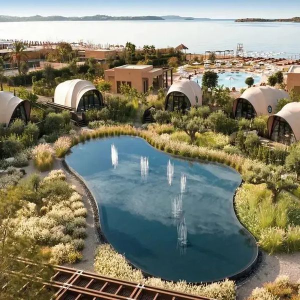 91 Athens Riviera, The Resort