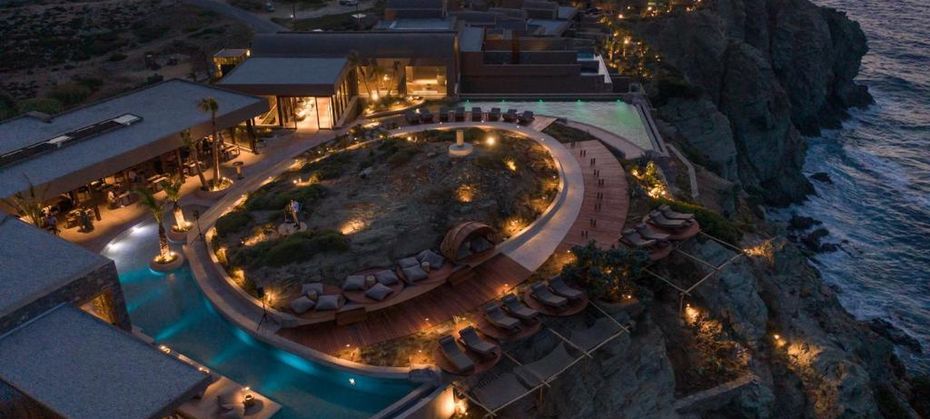 Acro Suites