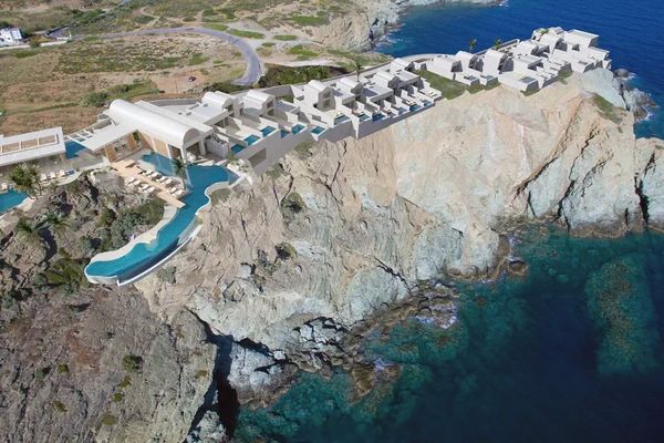 Acro Suites