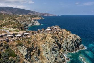 Acro Suites