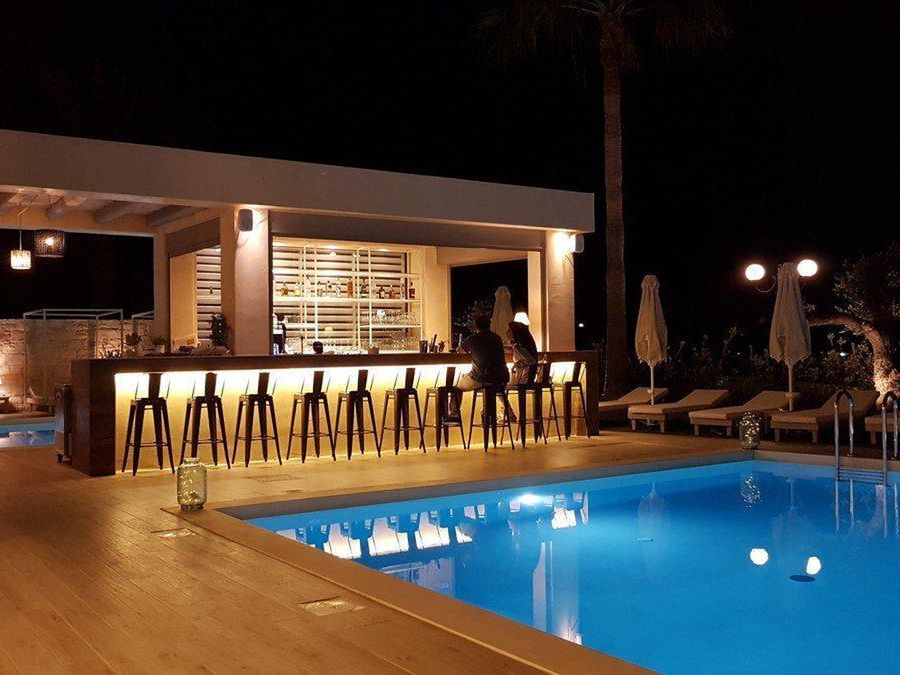 basen, pool bar