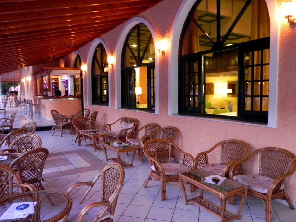 pool bar