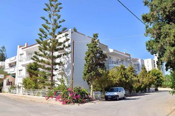 Anna Aparthotel
