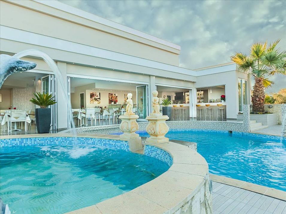 pool bar