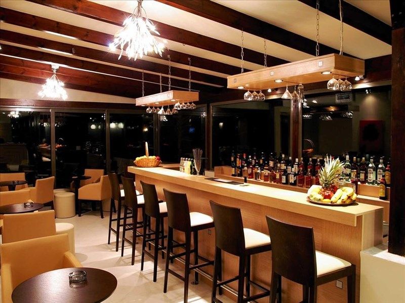 lobby bar