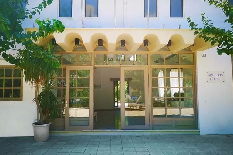 Apollon - recepcja / lobby