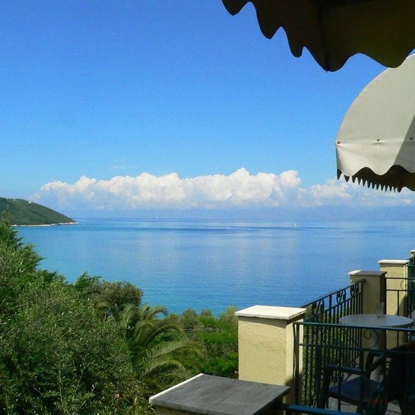 Apraos Bay