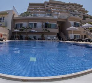 Archipelagos Hotel RTH