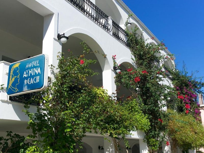 Athina (Karavomilos Sami)