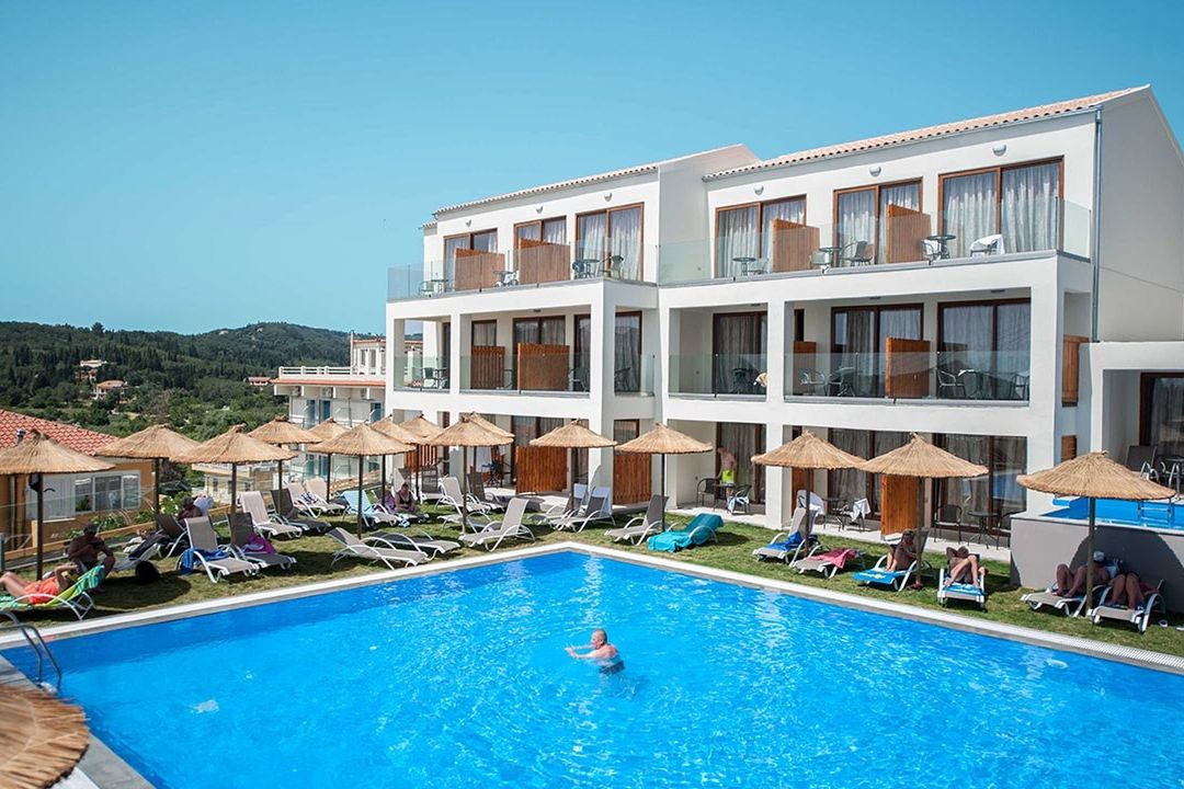 Brilliant Holiday Resort - basen