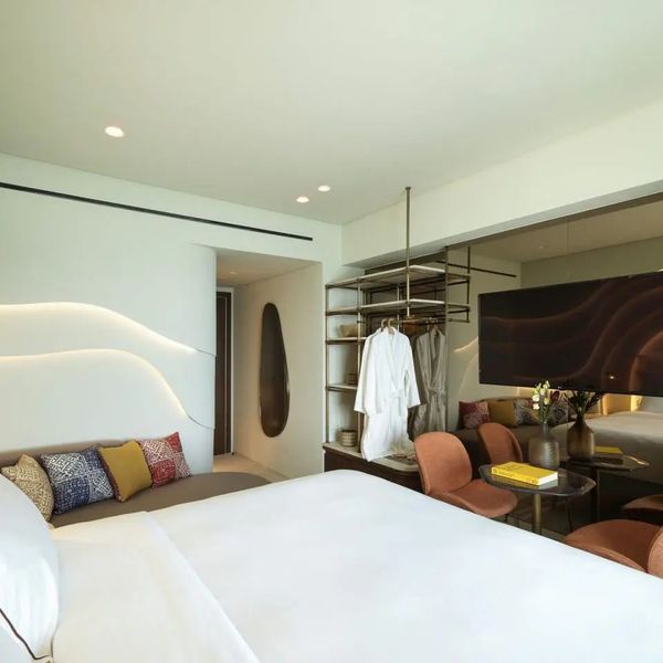 Brown Isla Corinthia