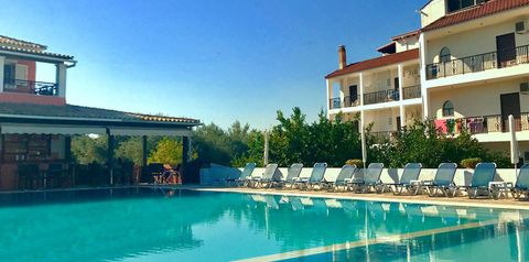 obiekt, teren hotelu, basen