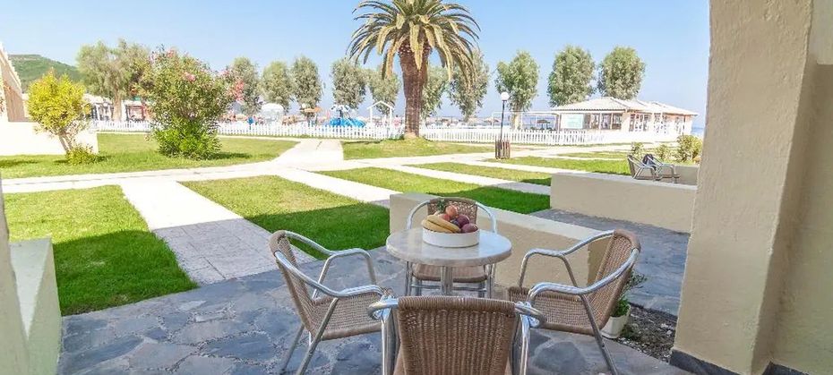 Canvas by Mitsis Messonghi