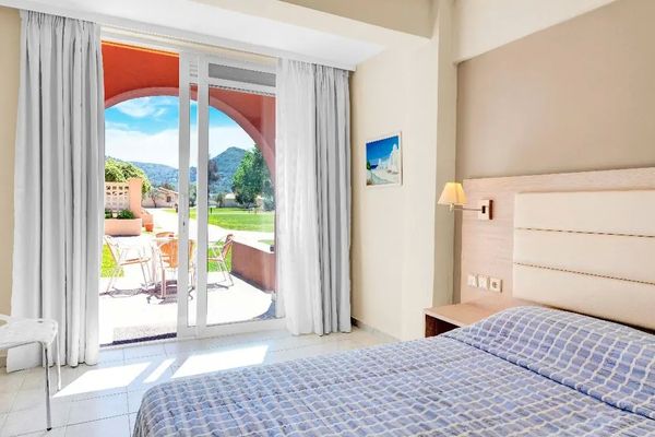 Canvas by Mitsis Messonghi