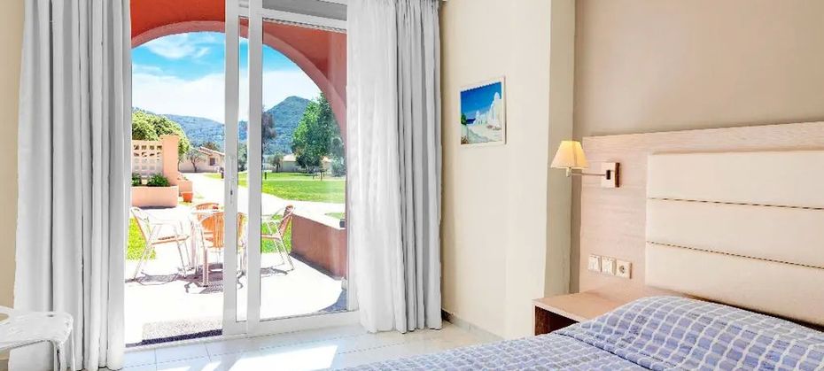 Canvas by Mitsis Messonghi