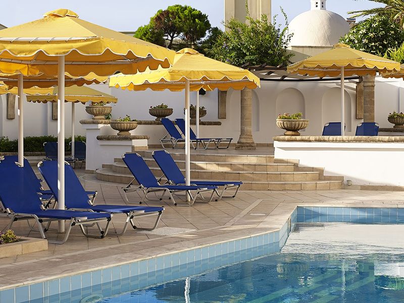 Canvas by Mitsis Petit Palais