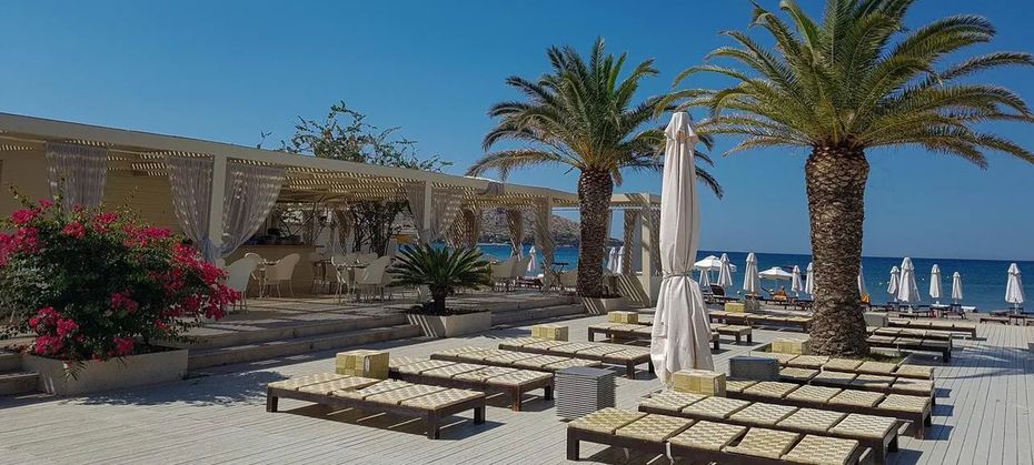 Canvas by Mitsis Petit Palais