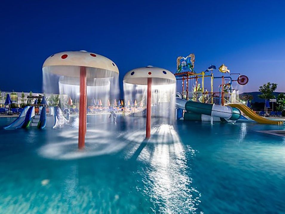 basen, aquapark, zjeżdżalnia