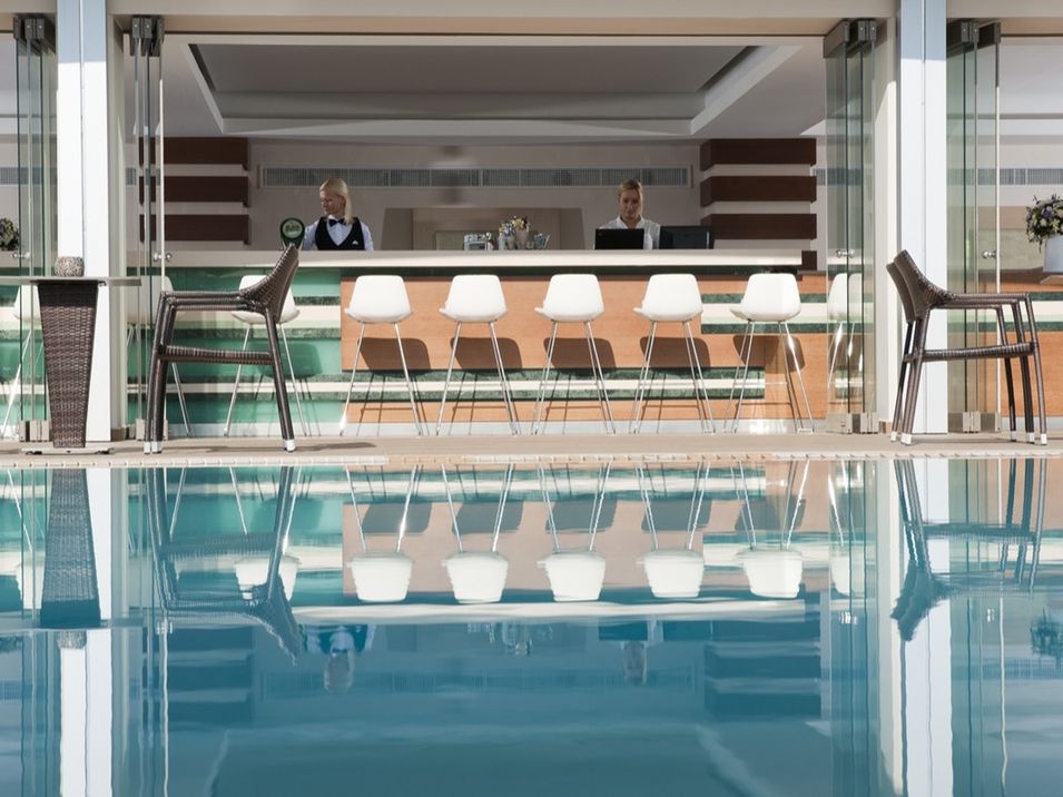 pool bar