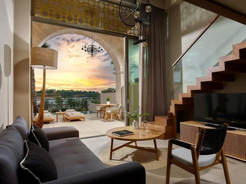 Castello Boutique Suites By The Sea