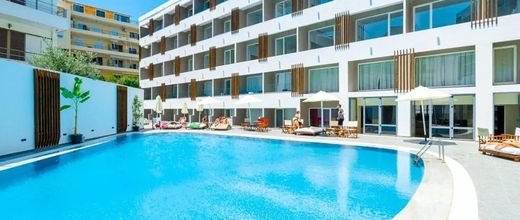 Castellum Suites (ex Continental Apartments)