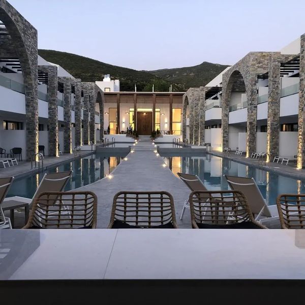 Cavo Suites