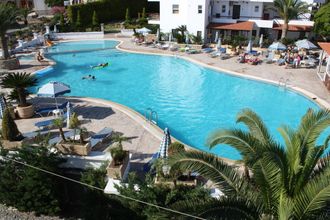 Coliseum Studios Apartments