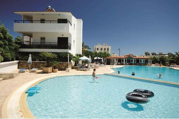 Coliseum Studios Apartments