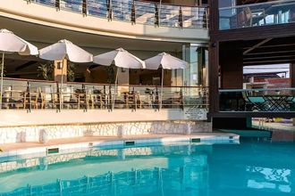 Cosmopolitan Paralia