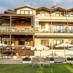 Cosmopolitan Paralia