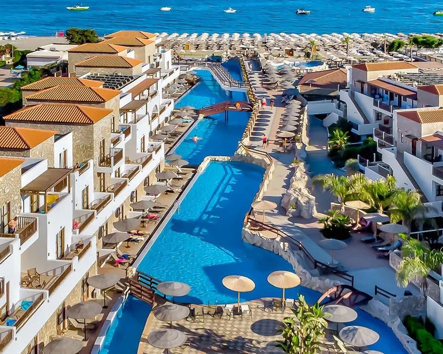 Costa Lindia Beach