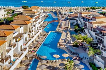 Costa Lindia Beach