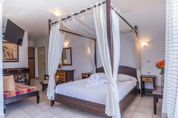 Creta Aquamarine (ex. Creta Residence)