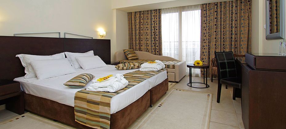 Cronwell Platamon Resort