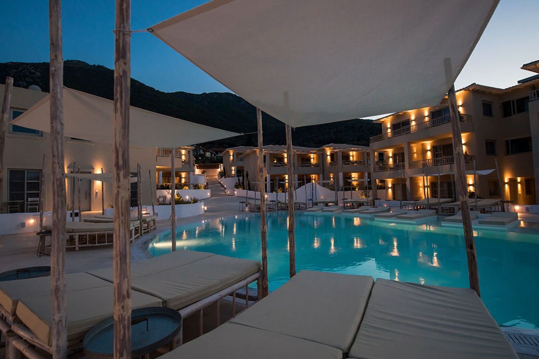 Crystal Waters - teren hotelu